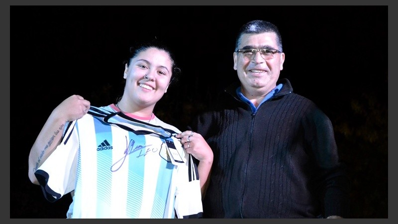 Gabriela, la ganadora de la camiseta de la selección firmada por Messi.