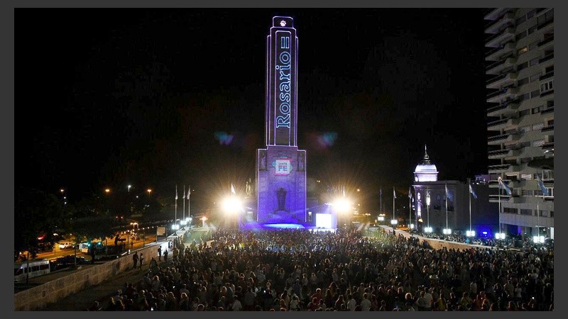 El juego de luces en el Monumento.