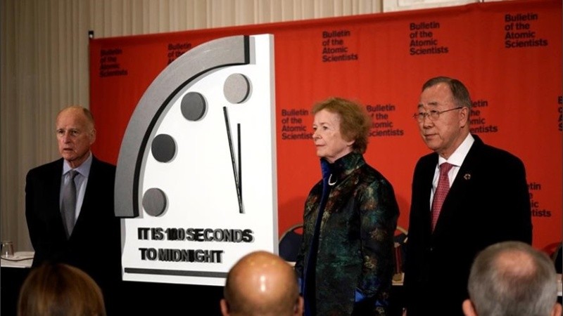 El reloj se adelantó 2 minutos, según los científicos.
