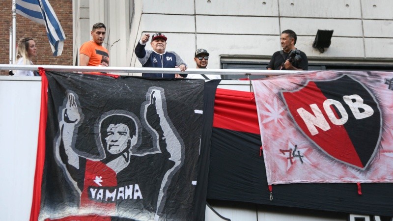 El 14 de febrero, un día antes del partido contra Central, Diego se encontró con los hinchas de Newell´s en un hotel céntrico.