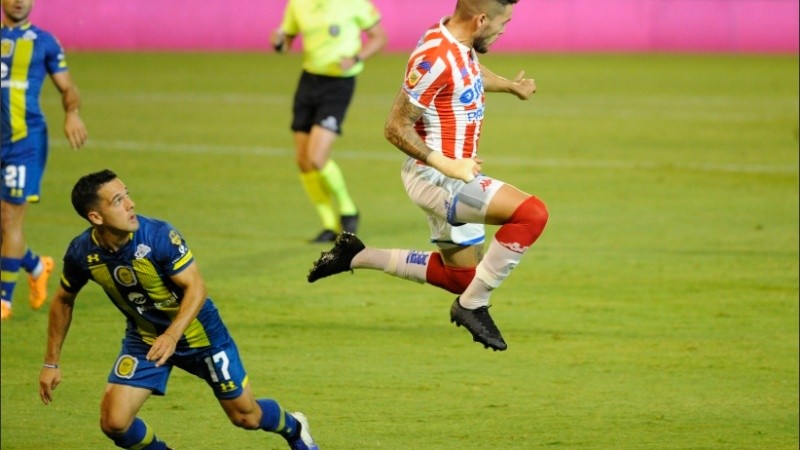 Sangiovani jugó contra Unión su tercer partido en primera.