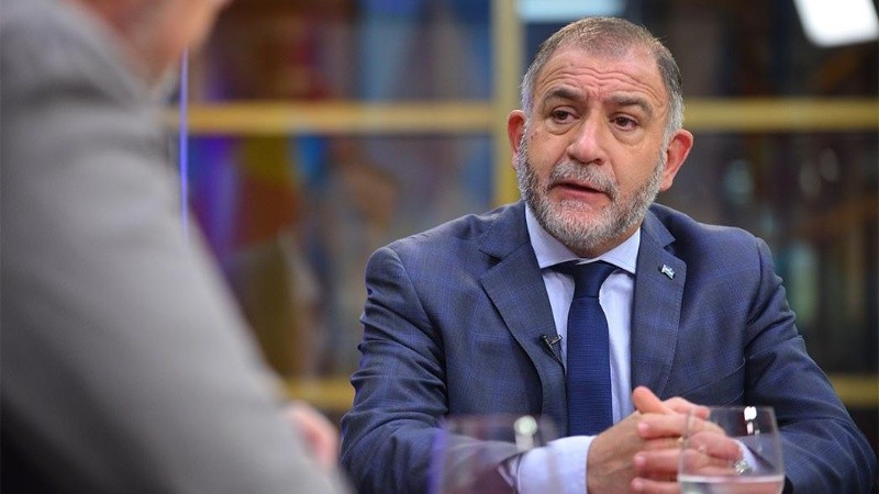 El diputado nacional por Córdoba criticó con dureza al gobierno nacional por la negociación de las vacunas.