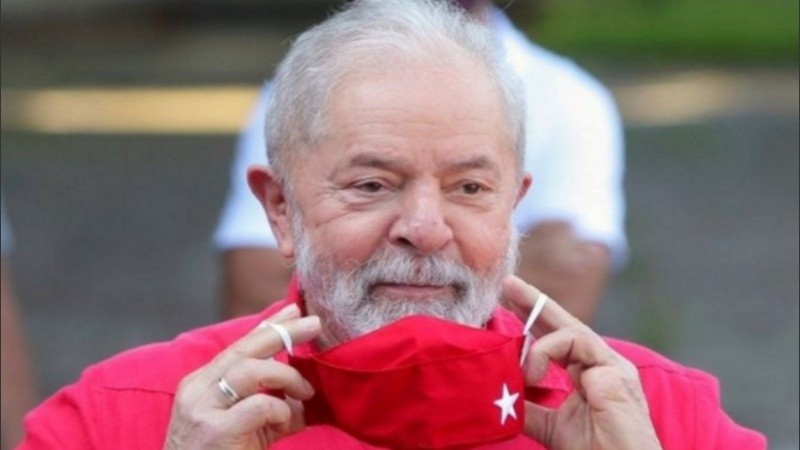 Con la decisión de este lunes, si el pleno de la Corte Suprema respalda el fallo, Lula da Silva podría volver a aspirar a la presidencia de Brasil.