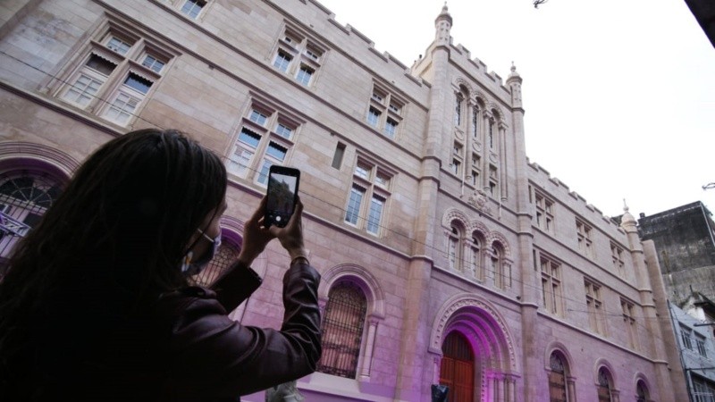 La UNR inauguró la fachada histórica de Humanidades.