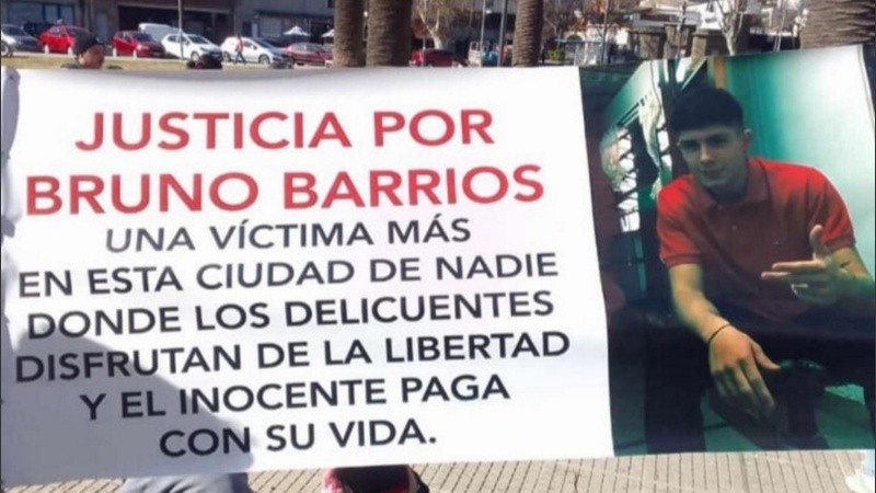 Manifestación de familiares de Barrios en el Centro de Justicia Penal.