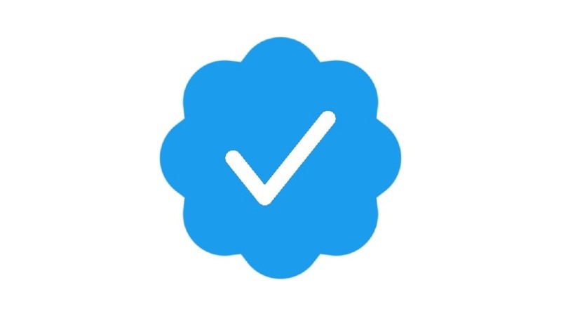 Twitter suspendió la posibilidad de pagar para obtener una cuenta verificada.
