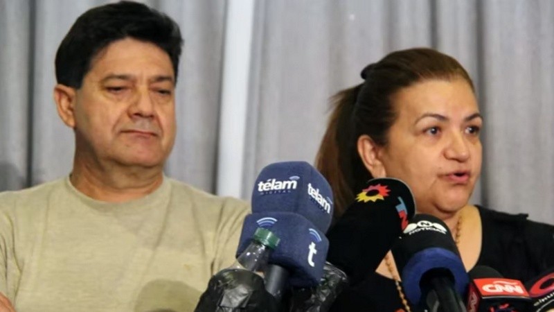 Silvino Báez y Graciela Sosa durante la conferencia de prensa posterior a la sentencia.