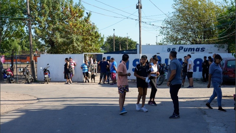 En el club Los Pumas donde jugaba Máximo se hizo su velatorio.