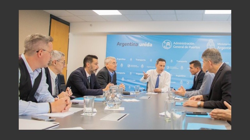 José Beni, titular de la AGP, preside una de las usuales reuniones del organismo con empresarios del sector