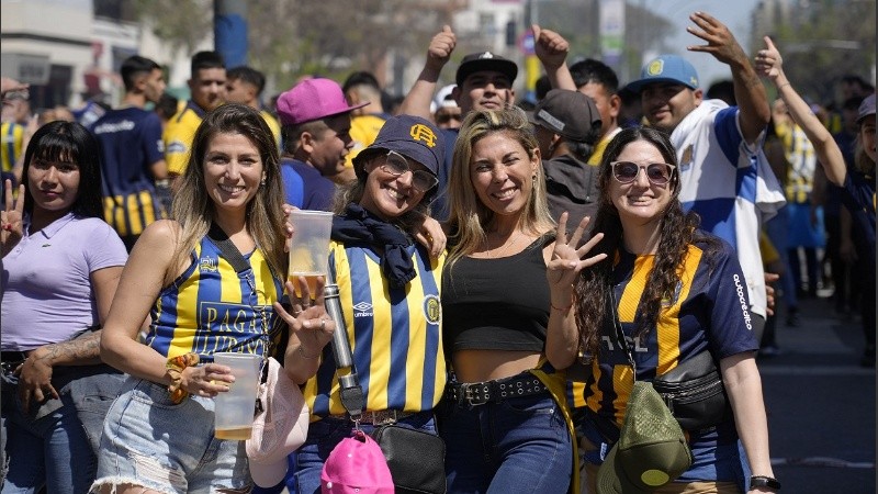 Abrieron las puertas del Estadio Gigante de Arroyito en el norte rosarino, y así se vivía la previa al clásico 