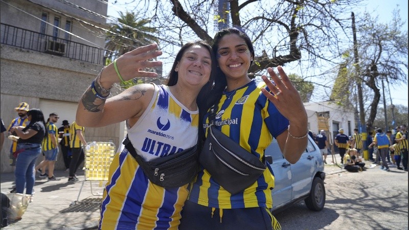 Abrieron las puertas del Estadio Gigante de Arroyito en el norte rosarino, y así se vivía la previa al clásico 