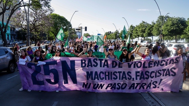 La marcha inició desde Oroño y el río a las 17.