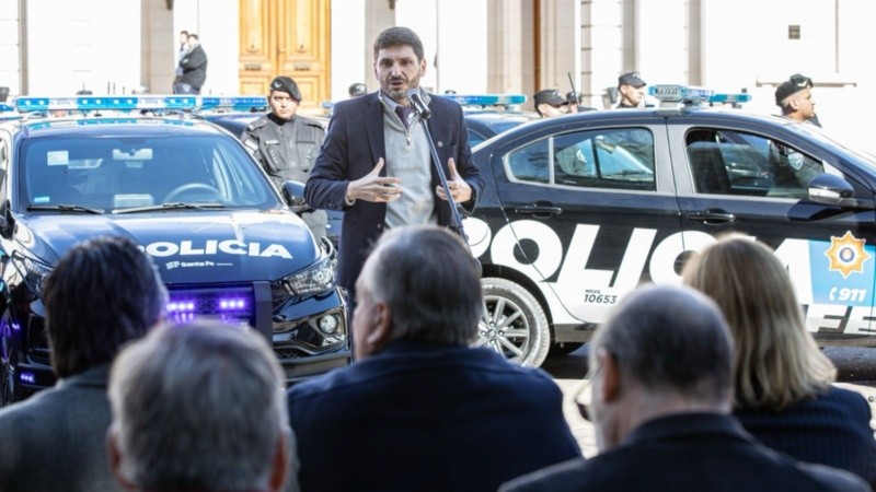 El gobernador habló este jueves en un acto de presentación de nuevos móviles policiales en la ciudad de Santa Fe.