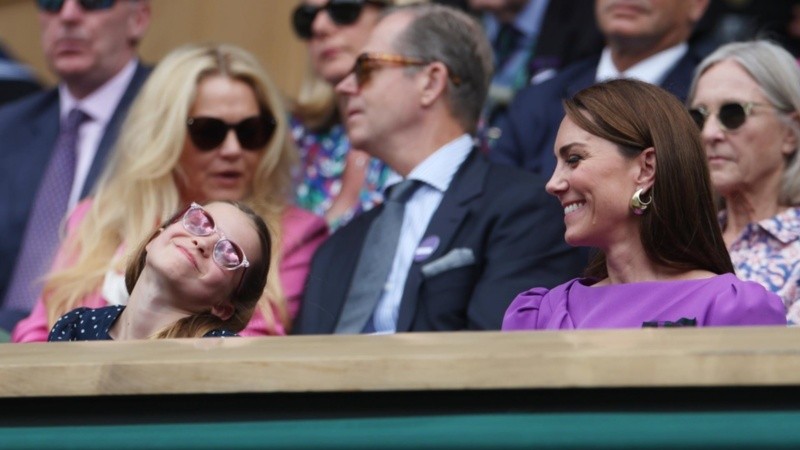 La princesa en la final del torneo de tenis.