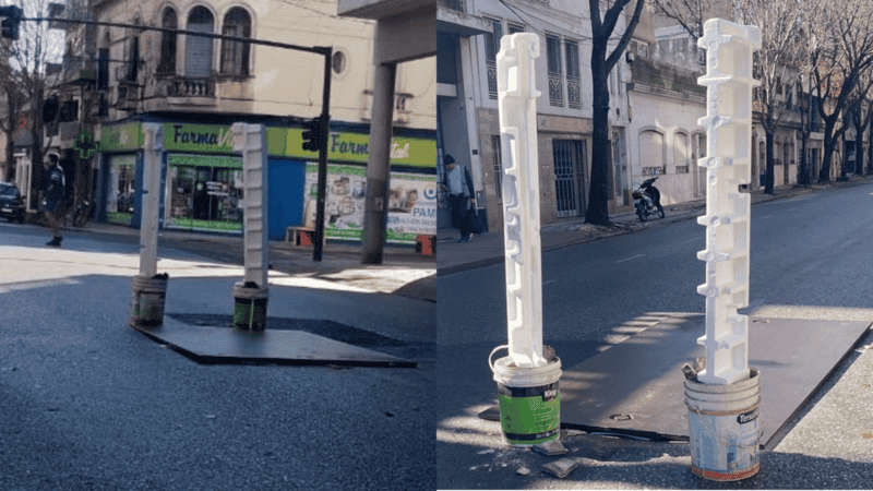 Los vecinos pusieron dos tarros con columnas de telgopor.