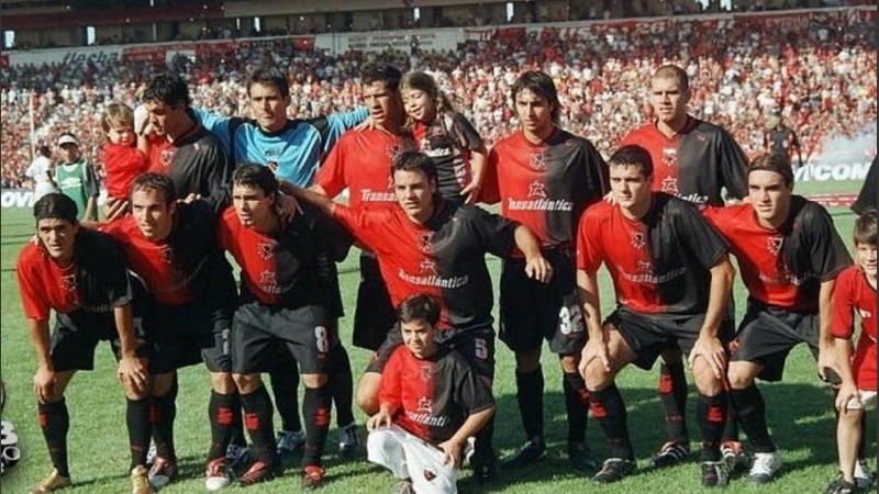 El equipo de Newell's que se consagró campeón del Apertura 2004 en la vieja cancha de Independiente.