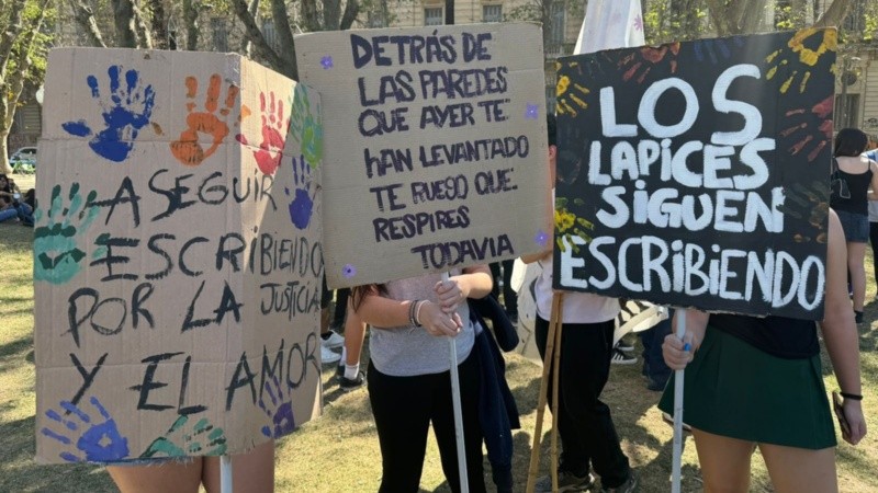 La movilización partió este lunes de plaza San Martín.