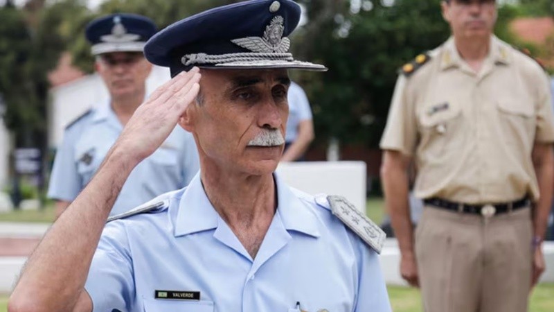 Gustavo Javier Valverde fue designado como nuevo jefe de la Fuerza Aérea.