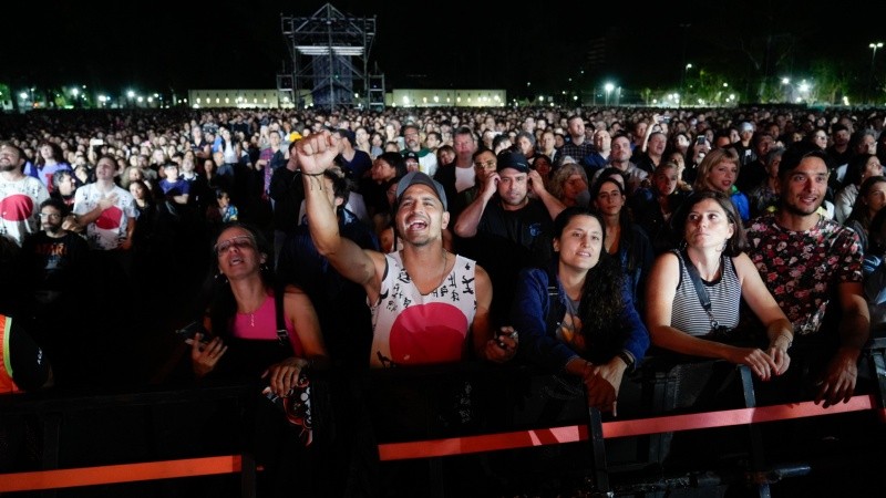 El show de Fito Páez en el predio de la ex Rural ante miles de personas este sábado por la noche.