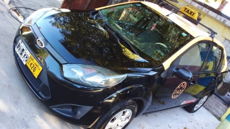 El taxi robado, un Ford Fiesta Max modelo 2012.