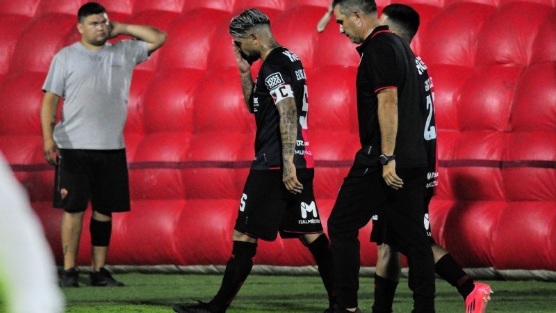 Banega y su desilusión tras el penal fallado y la derrota leprosa.