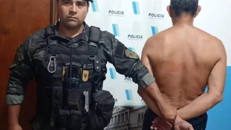 El hombre fue encontrado in fraganti y luego detenido por la Policía bonaerense.